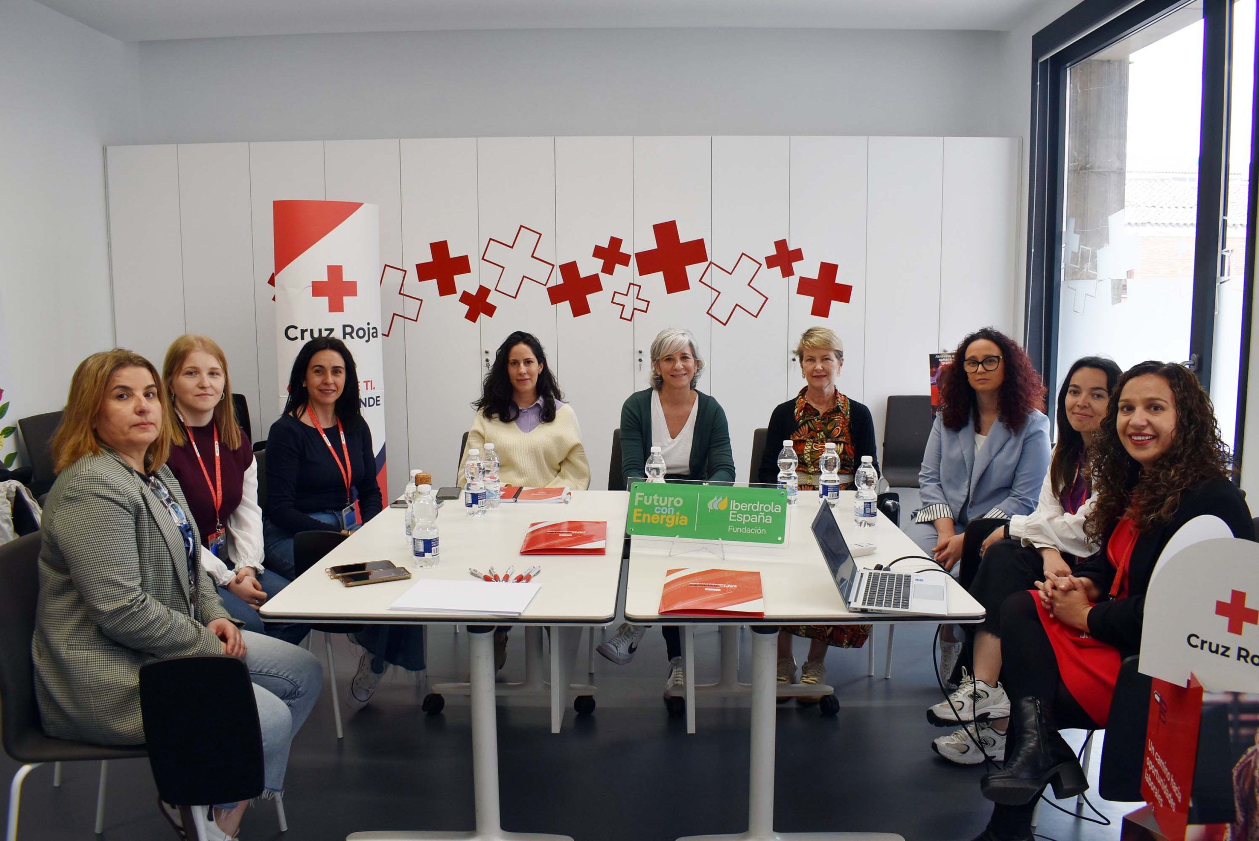 La Fundación Iberdrola España visita el proyecto de Cruz Roja dirigido a jóvenes del Sistema de Garantía Juvenil